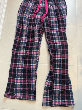 Black & Pink Plaid Fleece Pajama Pants - Cozy Sleepwear